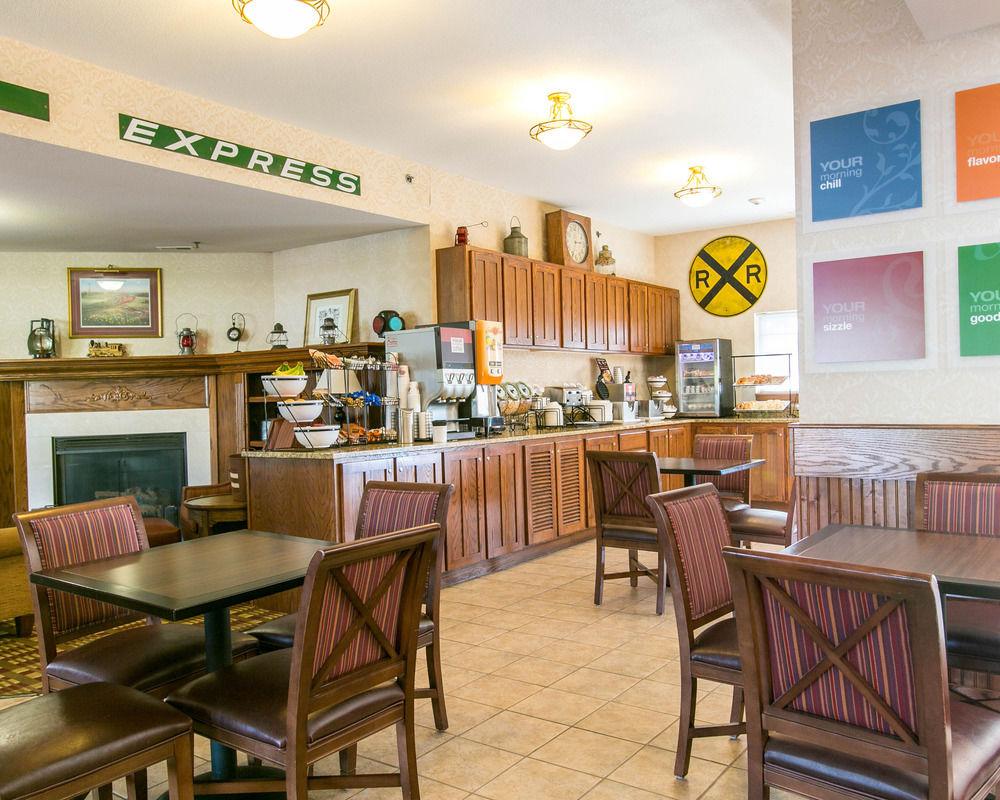 沃伦站康福特茵酒店 沃伦斯堡 外观 照片